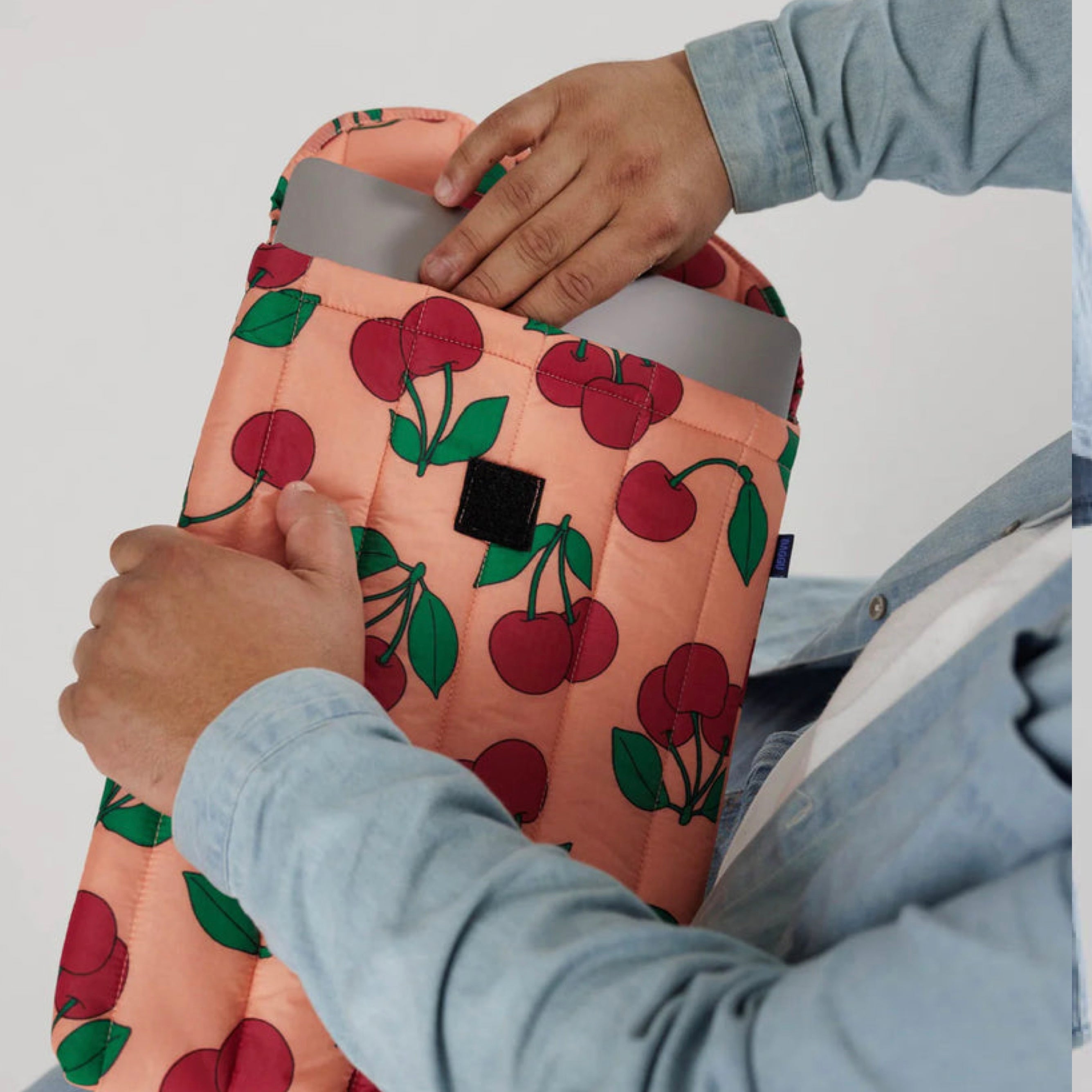 Baggu Puffy Laptop Sleeve 16" - Sherbet Cherry